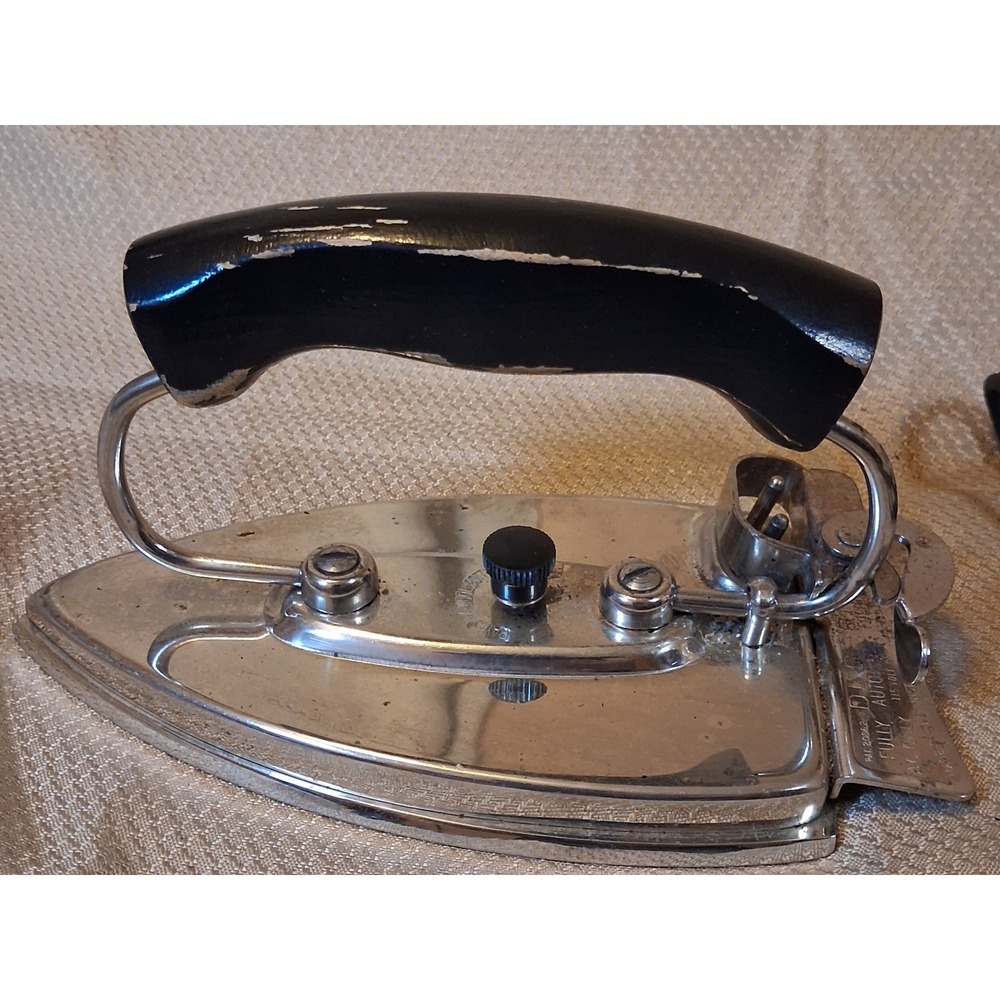 Vintage Durabilt Fully Automatic Folding Travel Iron Winsted Hdw Mfg Co Chrome